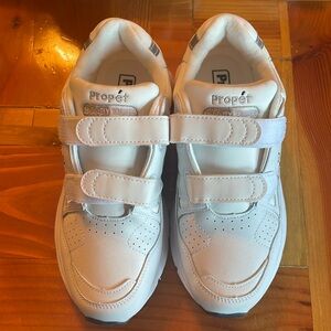 Women’s propet walking shoes